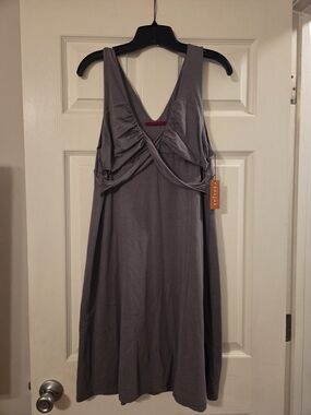 Velvet by Graham & Spencer Grey/Green Sleeveless V-Neck Dress